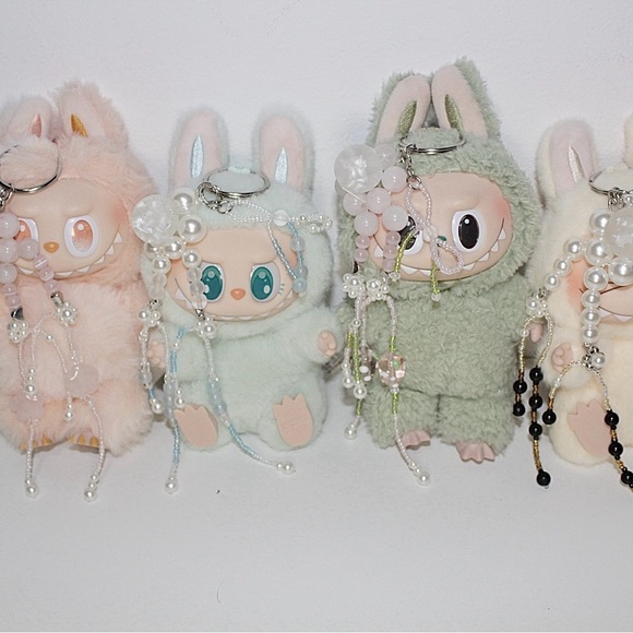 Popmart The Monsters Labubu Happiness with Bag Charm - Picture 2 of 3